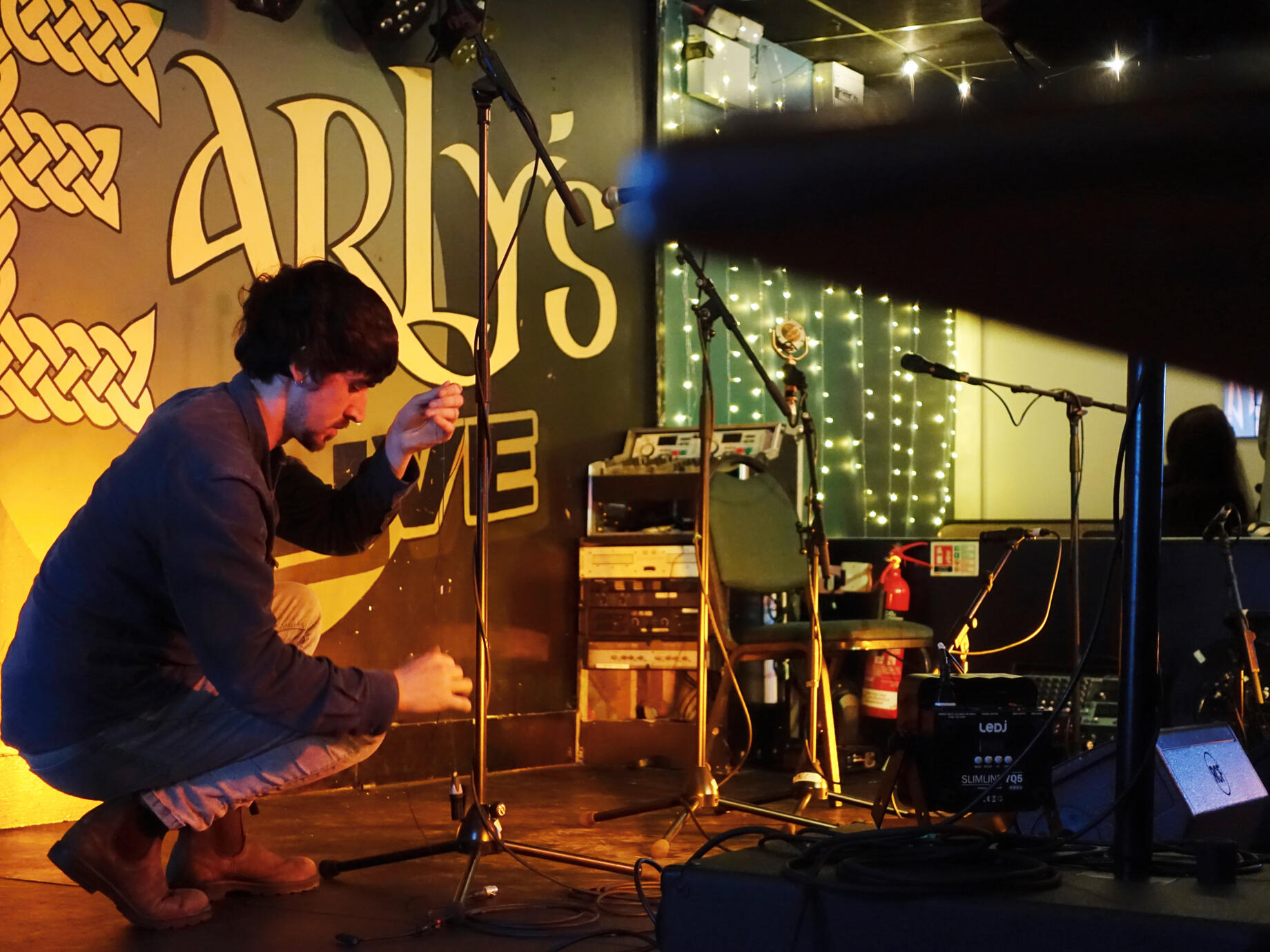 Brían setting up for Féile Róise Rua